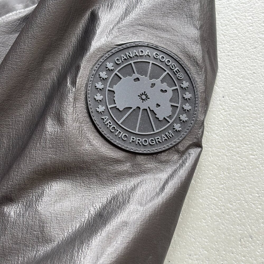 Canada Goose Nomad Jacket Size M ShakeDry Goretex